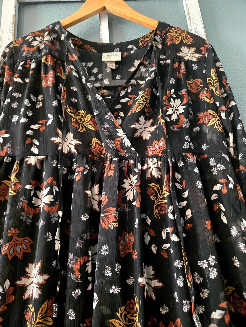 ✨️🌿Knox Rose Black Floral Boho Mini Dress with Gold Metallic Threading - Medium